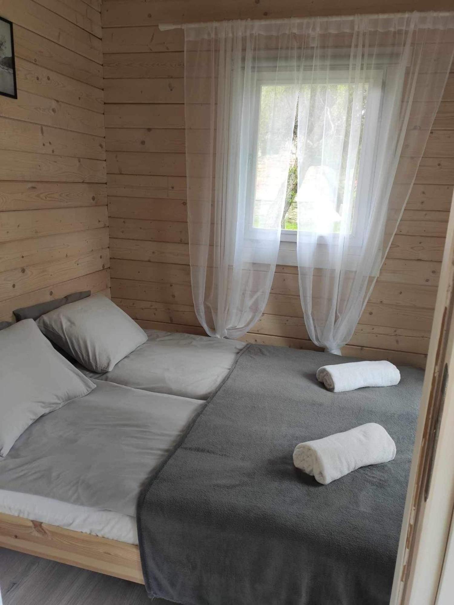 Stary Waliszow Domek Caloroczny Na Wylacznosc Niebieska Osada Nad Gorskim Potokiem מראה חיצוני תמונה